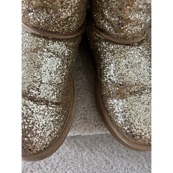 UGG Gold Glitter Sparkle Ankle Shearling Line Bow Back Boot - Picture 9 of 12